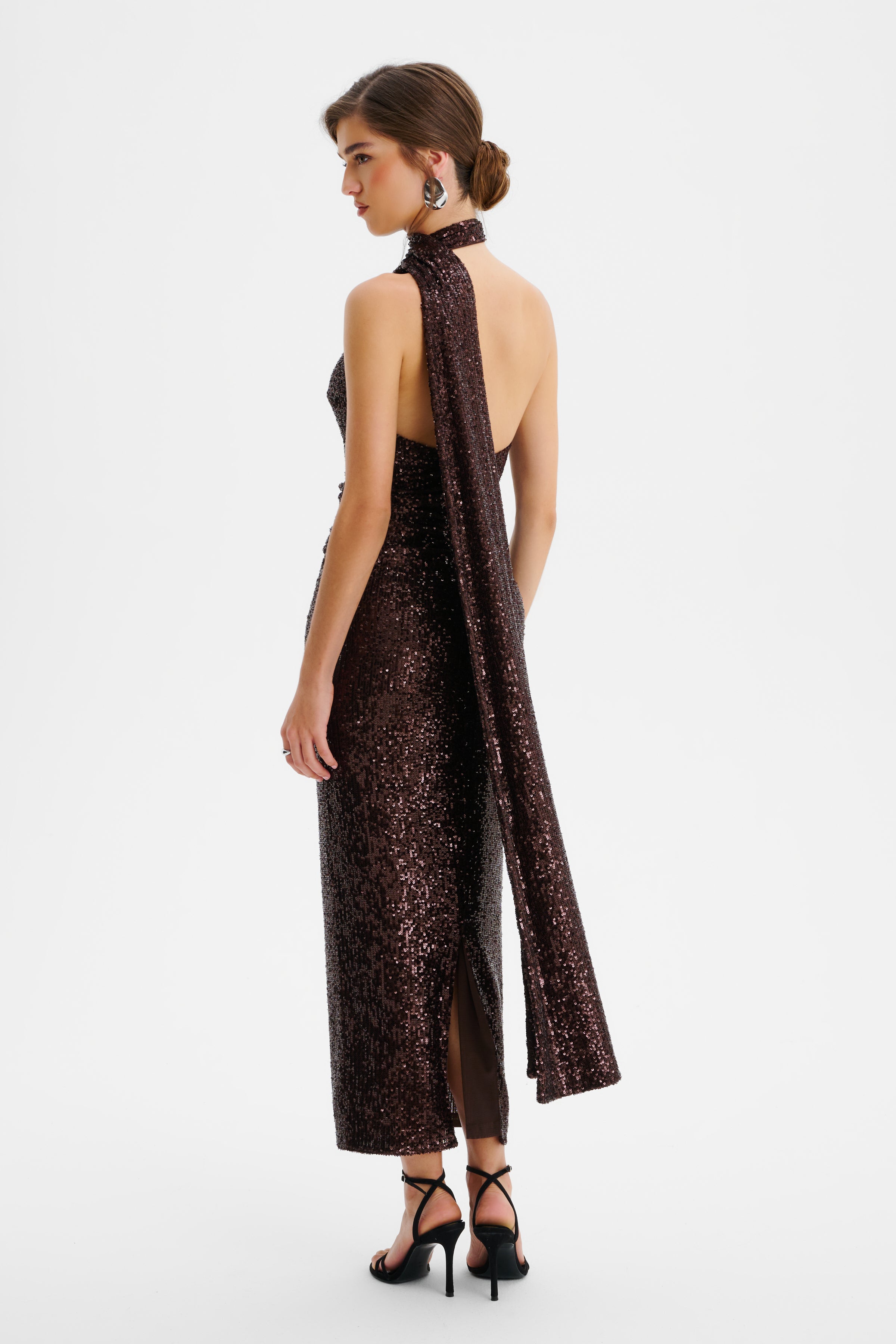 ALANNI Stretch Sequin Scarf  Detail Longline Midi Dress In Chocolate